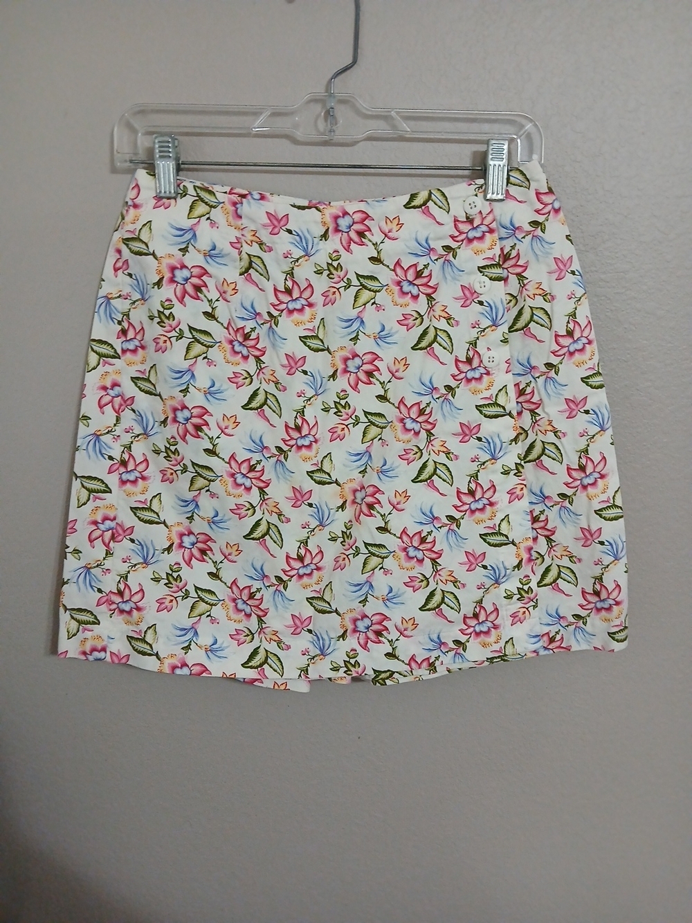 Van Heusen  Floral Skort Red White Floral Print Lined Skirt Size 6 Golf Sport